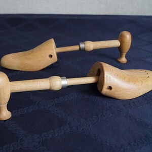 Vintage wooden shoe stretcher- shoe storage, size 6.5 - 7.5. image 5