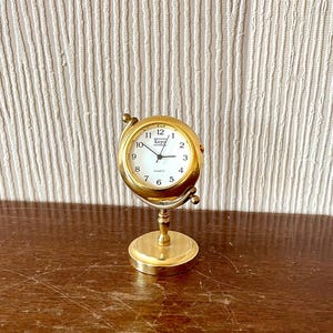 Vintage miniature quartz clock, vintage desk clock good working.