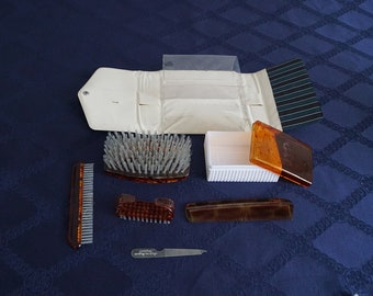 Vintage vanity set. Travel vanity set with the case.