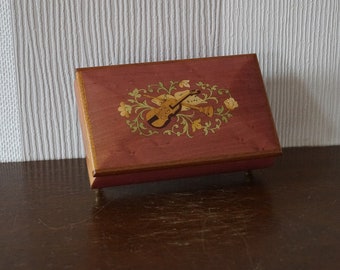 Vintage Italian musical jewellery box, wooden storage box.