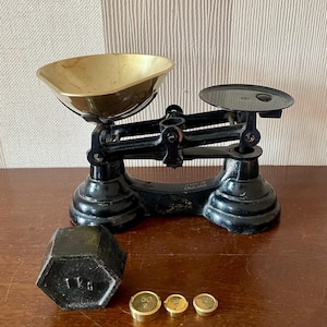 Vintage Librasco Balance Scales With 4 Weights, Market Scale, Grocery Scale.