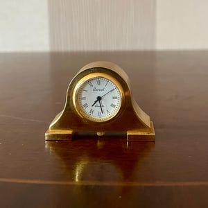 Vintage miniature quartz clock, vintage desk clock good working.
