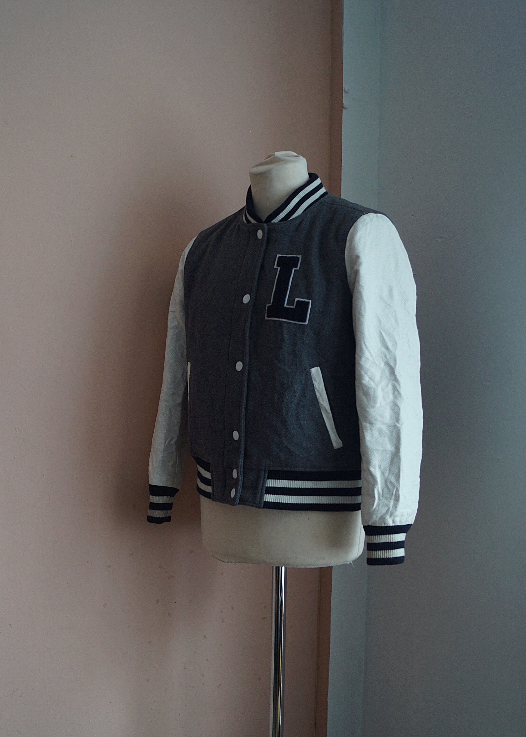 Image of Leather Sleeve Levi's Jacket Size S, American Style Vintage, Traditional Varsity & Letterman Bomber