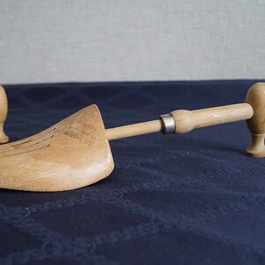 Vintage wooden shoe stretcher- shoe storage, size 6.5 - 7.5. image 4