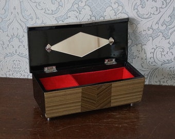 Vintage Lacquer Musical Jewellery Box.