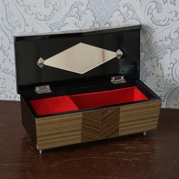 Vintage Lacquer Musical Jewellery Box.