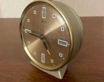 50s Manual Alarm Clock, Animated Pecking Chicken, Smith's Alarm of