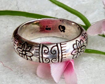 Sterling Brighton Ring Size 6 Ring~Designer band Floral Design~Gifts for Her