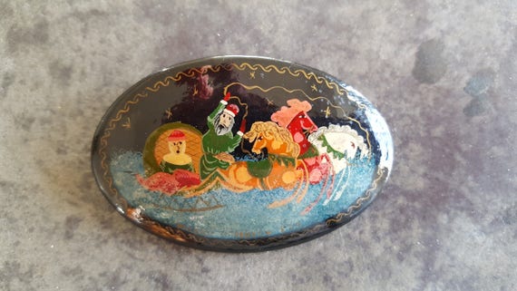 Exceptional Russian Lacquer Pin~Vintage Christmas… - image 3