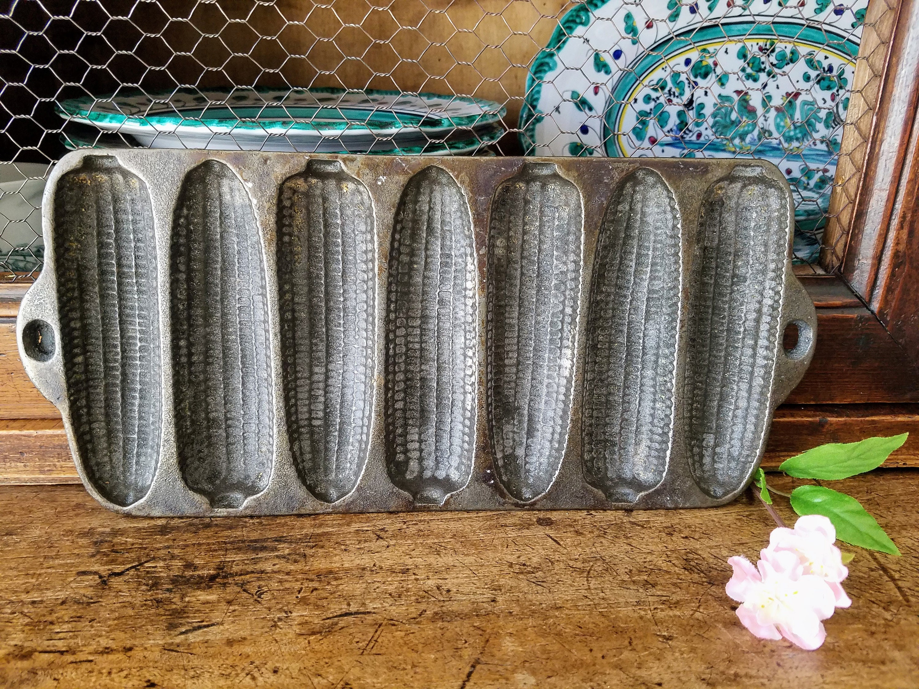 Antique Cast Iron 9 Stick Corn Bread Mold Pan, Aged Patina, Heavy,  Primitive, Rustic, Country Farmhouse Kitchen Decor, Unmarked 