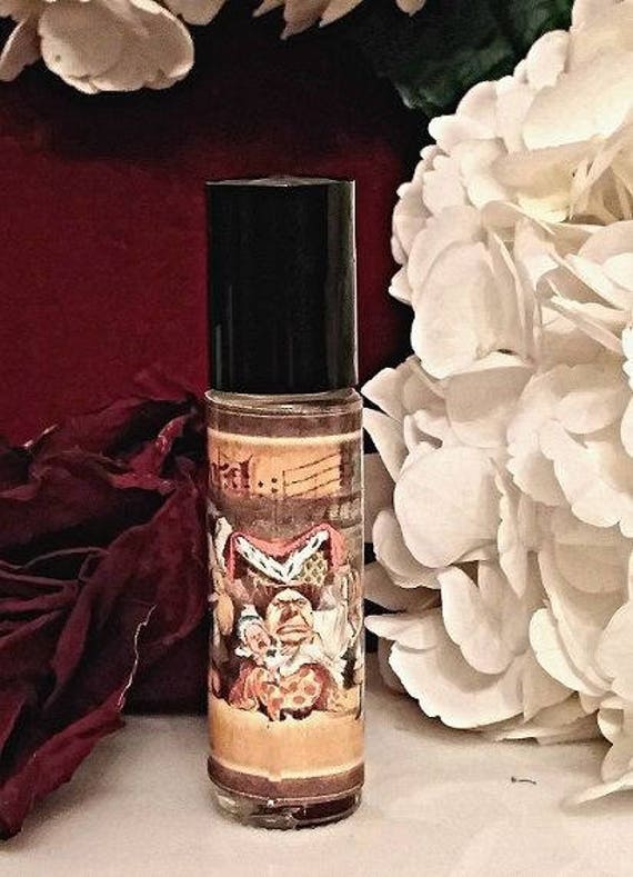 Red queen perfume hot sale