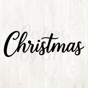以下が含まれることがあります： 白木の背景に、黒い筆記体で「Christmas」と書かれた文字。フォントはスタイリッシュな筆記体です。背景には、かすかに透かし模様が入っています。