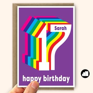 Tarjeta de cumpleaños número 17 con arcoíris personalizada para adolescentes, con opciones de mensaje personalizables.