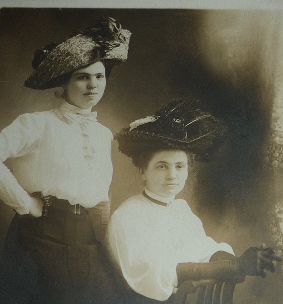 Fancy Dress, Big Hats A Family Gathering Edwardian Ladies Real Photo Everyday Life In The Hay Edwardian Life Gentleman