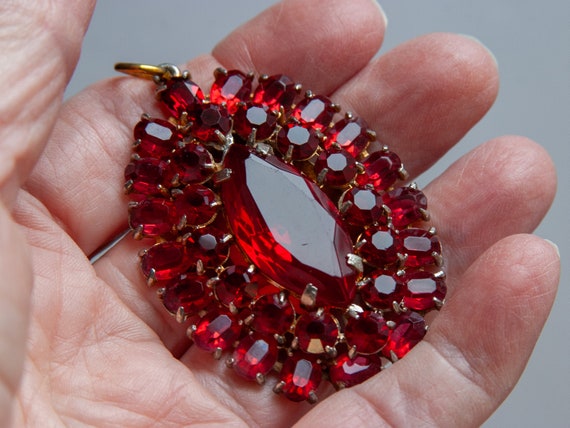 VINTAGE Elegant Rich Red Crystal Pendant - 1960s-… - image 1