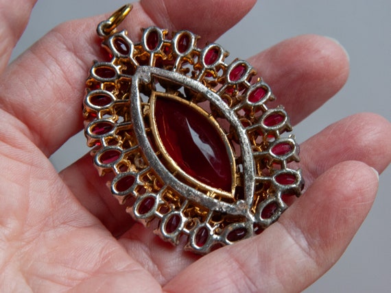 VINTAGE Elegant Rich Red Crystal Pendant - 1960s-… - image 4