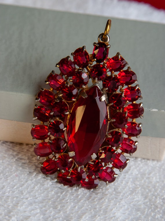 VINTAGE Elegant Rich Red Crystal Pendant - 1960s-… - image 2