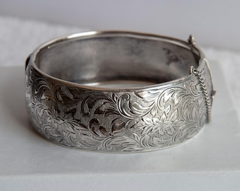 Vintage Sterling Silver Etched Hinged Bangle Bracelet SIZE 7.25 In