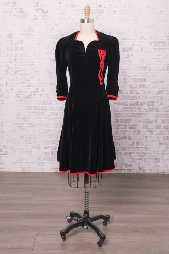 Vintage 1940s Dress / 40s Dress / Waist 25" / Bla… - image 2