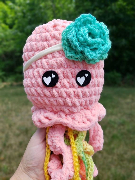 Making felt eyes is easy and an awesome seller! #crochet