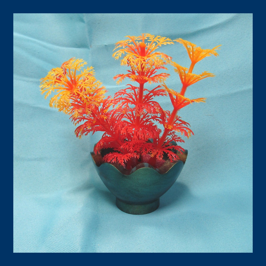 Yellow Fish Color Pot Aquarium Decoration Green Gold Wavy Pot With Orange and Yellow ...