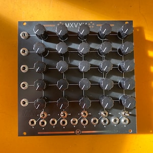 Mezclador de matriz MXVXM para sintetizador modular Eurorack