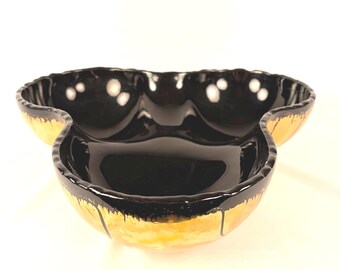 Mid Century Ceramic Tri-lobe Planter Bowl by Larry Lubow