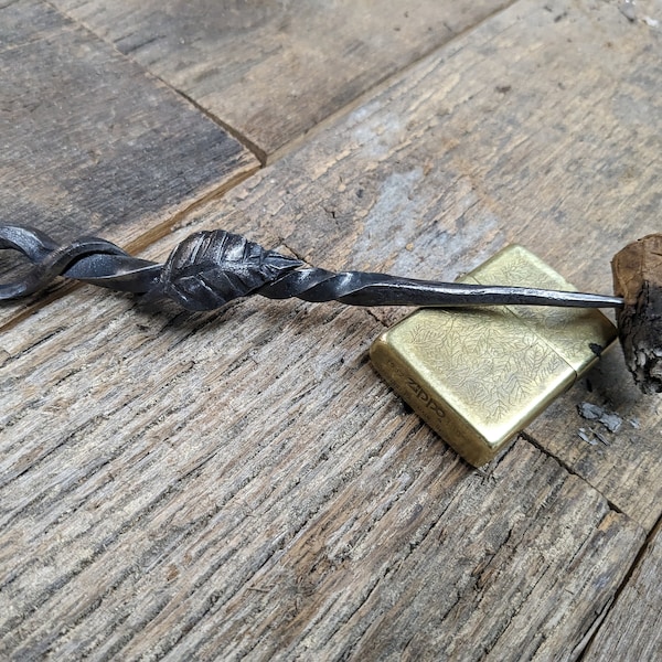 Forged Cigar Nubber W/Leaf