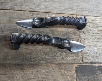 Set of 2 Forged Oyster Knives