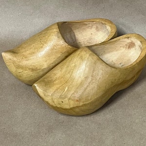 Unfinished wooden shoes 2025