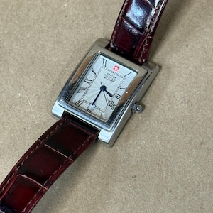 Vintage women&#39;s Swiss army watch with like new leather band/Wenger Swiss Military/Swiss made/tank style watch.