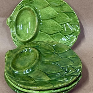 Set of 4 artichoke plates/hand made dishes/green plates/vegetable ware/salad plates/vegetable dishes