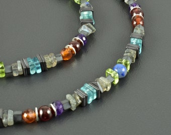 Regenbogen-Halskette mit Labradorit Hämatit Peridot Apatit Granat Amethyst Dumortierit und 925er Silber bunte Edelsteinkette eckig Geschenk