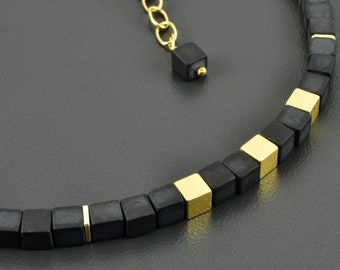 Onyx Collier - Würfelkette mit vergoldetem 925er Silber, Onyx, Würfel, gold, schwarz, Geschenk, Edelsteinkette, Edelsteinwürfel