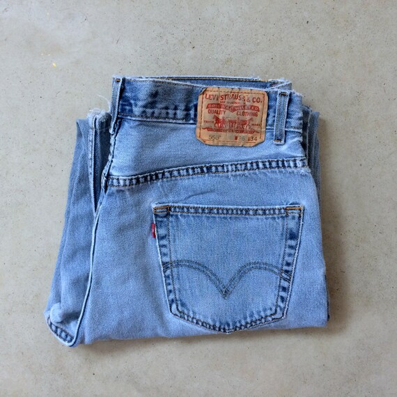 levis light broken in