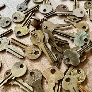 Vintage Key Collection | Lot of 10 | Vintage Keys | Antique Keys | Steampunk | Crafting | Jewelry | Found Art | Maine Vintage Goods
