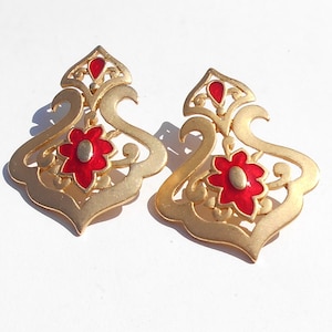 80’s Totally Clean-Lined Gold-Tone Filigree & Lively Red Enameled Resin Glaze Flower Motif Pierced Earrings!