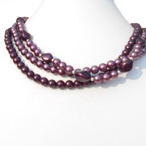 80's Jazzberry Jam Colored Faux Pearl 3-Strand Collar Necklace image 3