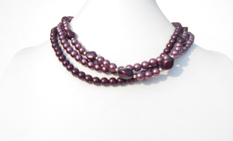 80's Jazzberry Jam Colored Faux Pearl 3-Strand Collar Necklace image 3