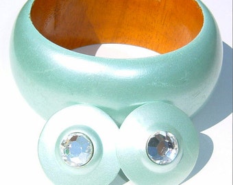 80s Pearlized Mint Blue Wood Bangle Bracelet and Matching 80s Pearlized Mint Blue Wood Bangle Bracelet and Matching