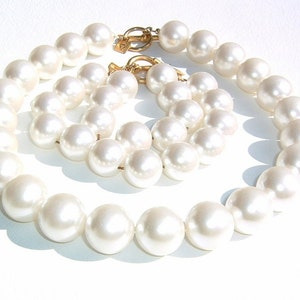 80s Designer ANNE KLEIN Luminous Magnolia White Faux Pearl Choker Necklace & Double Strand Bracelet Set