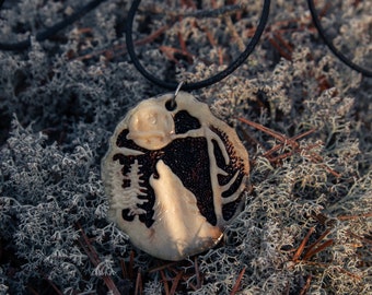 Ulv amulet in moose antler