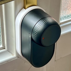 Handle Gap Custom Door Spacer | Switchbot Smart Lock Ultra Black & White