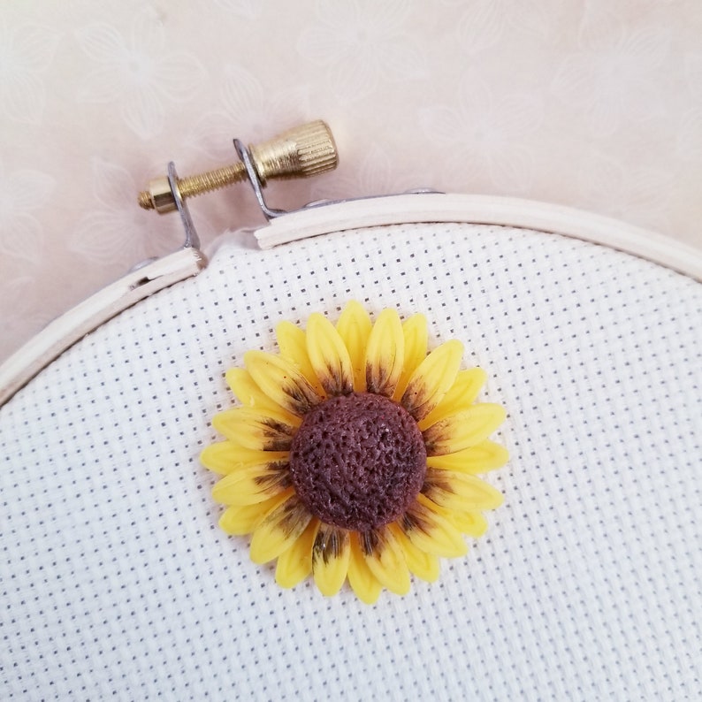 Needle minder 052 Sunflower needle minder