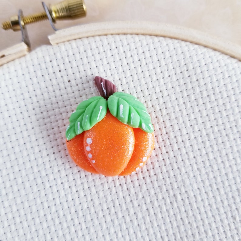 Shiny Pumpkin needle minder 033 Magnet clay