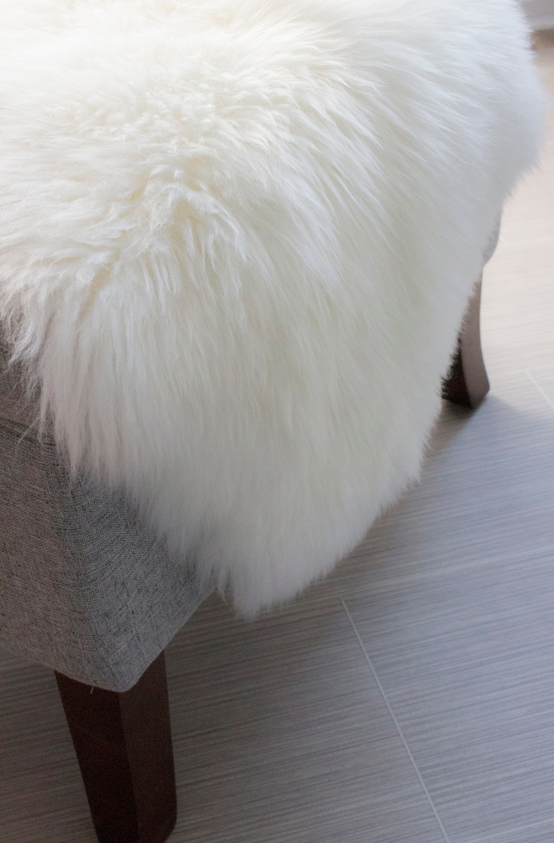Genuine Sheepskin Rug Single Pelt Ivory White Fur, Approx. 2ft x 3ft image 9
