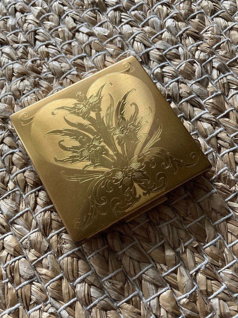 Powder Compact Etched Elgin American Made in the U.S.A