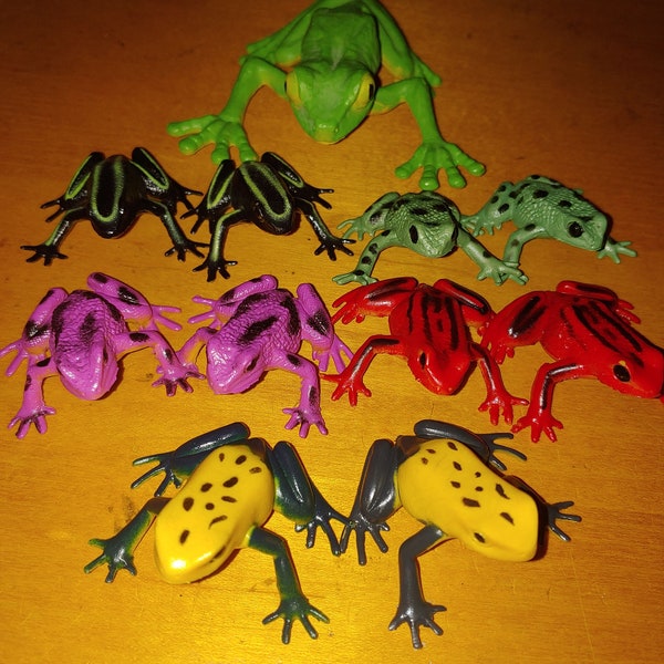 Vintage 1994 T.M. Hard Rubber Tree Frog *Rare* & 6 WN-Poison Frogs 2 Wn-Purple Frogs 2 Wn-Green Frogs Pretend Play Toys