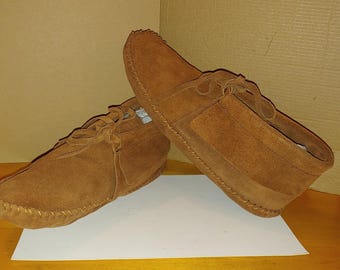 Vintage Original 1970&#39;s All Suede Leather Moccasins Shoes Assembled In Mexico Light Brown Tan Boho Hippie SZ Large 9-10 Never Worn