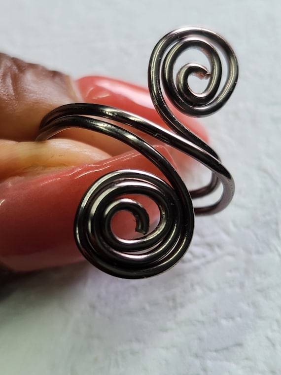 Adjustable 16-gauge Double Spiral Ring!